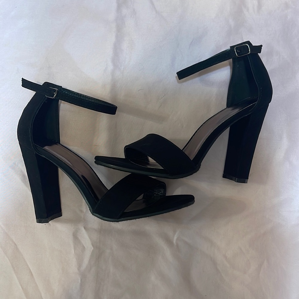 brand: C&M, black, woman 6 1/2